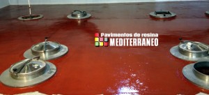 Instalación suelo de resina Epoxi de Pavimentos del Mediterráneo en bodegas.